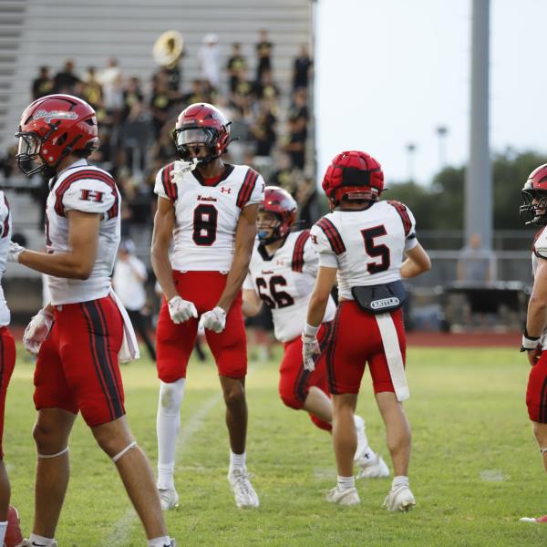 The Bulldogs win 51-0 in big district game against Eastland. Photo by Tracy Cox