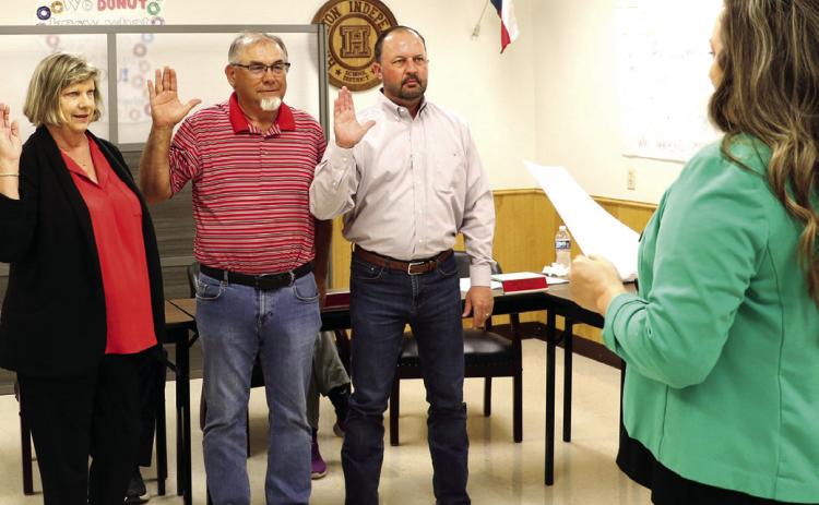 HISD trustees sworn in, officers re-appointed in special session