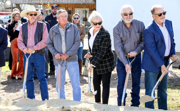 Hospital breaks ground on clinic