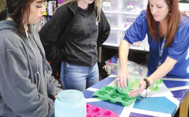 A paws to help Bulldogs Dec. 4